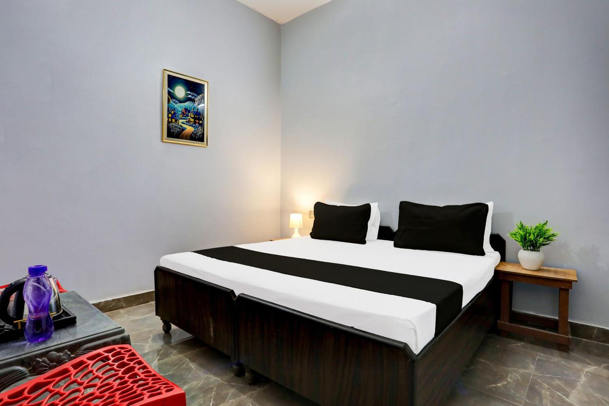 Super Hotel Live View Indraprastha Exterior foto