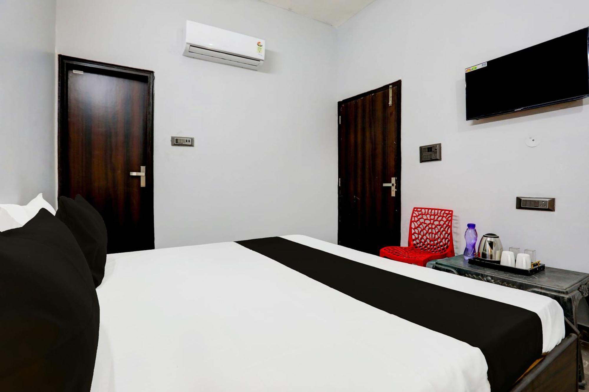 Super Hotel Live View Indraprastha Exterior foto