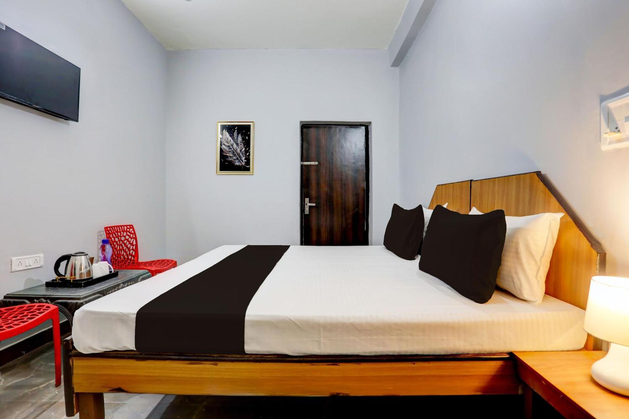 Super Hotel Live View Indraprastha Exterior foto