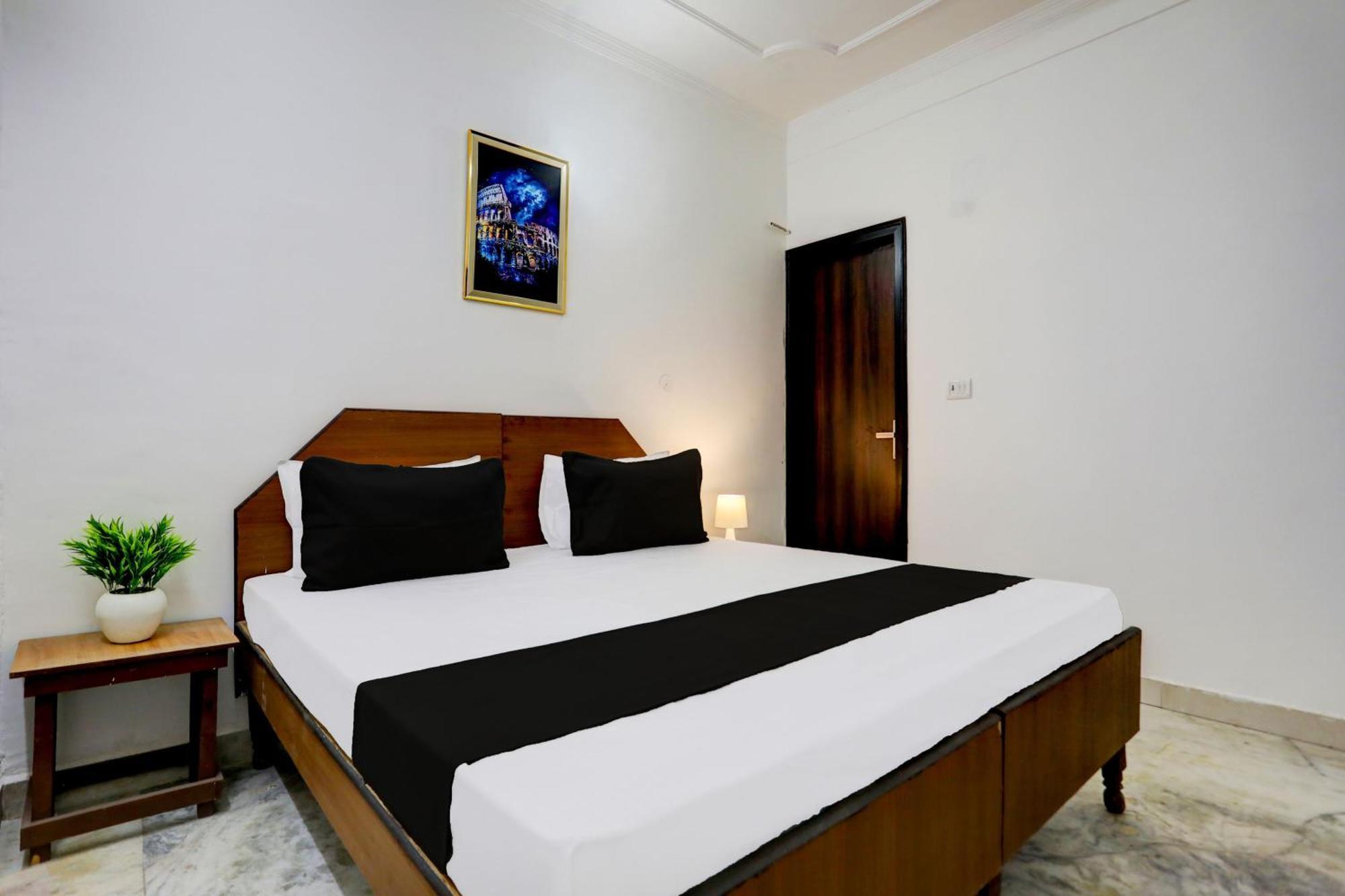 Super Hotel Live View Indraprastha Exterior foto